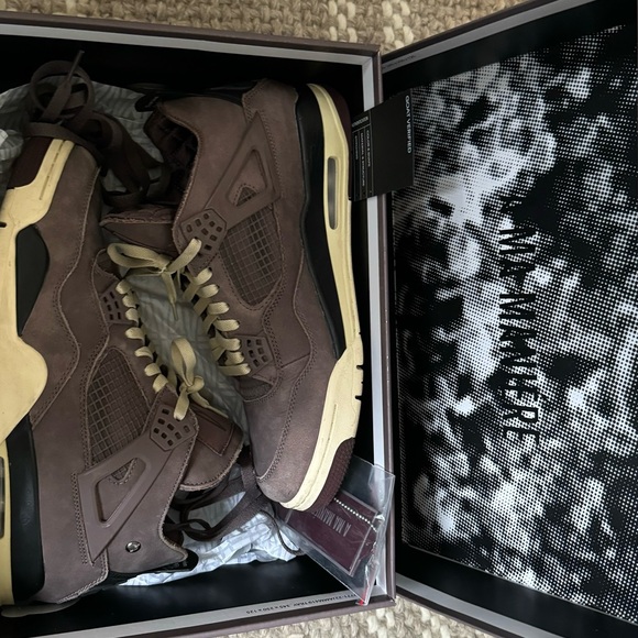 A Ma Maniere Jordan 4 - Picture 4 of 9